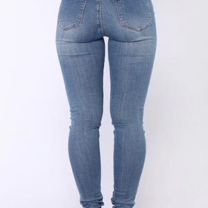 FashionNova Jeans SIZE 7